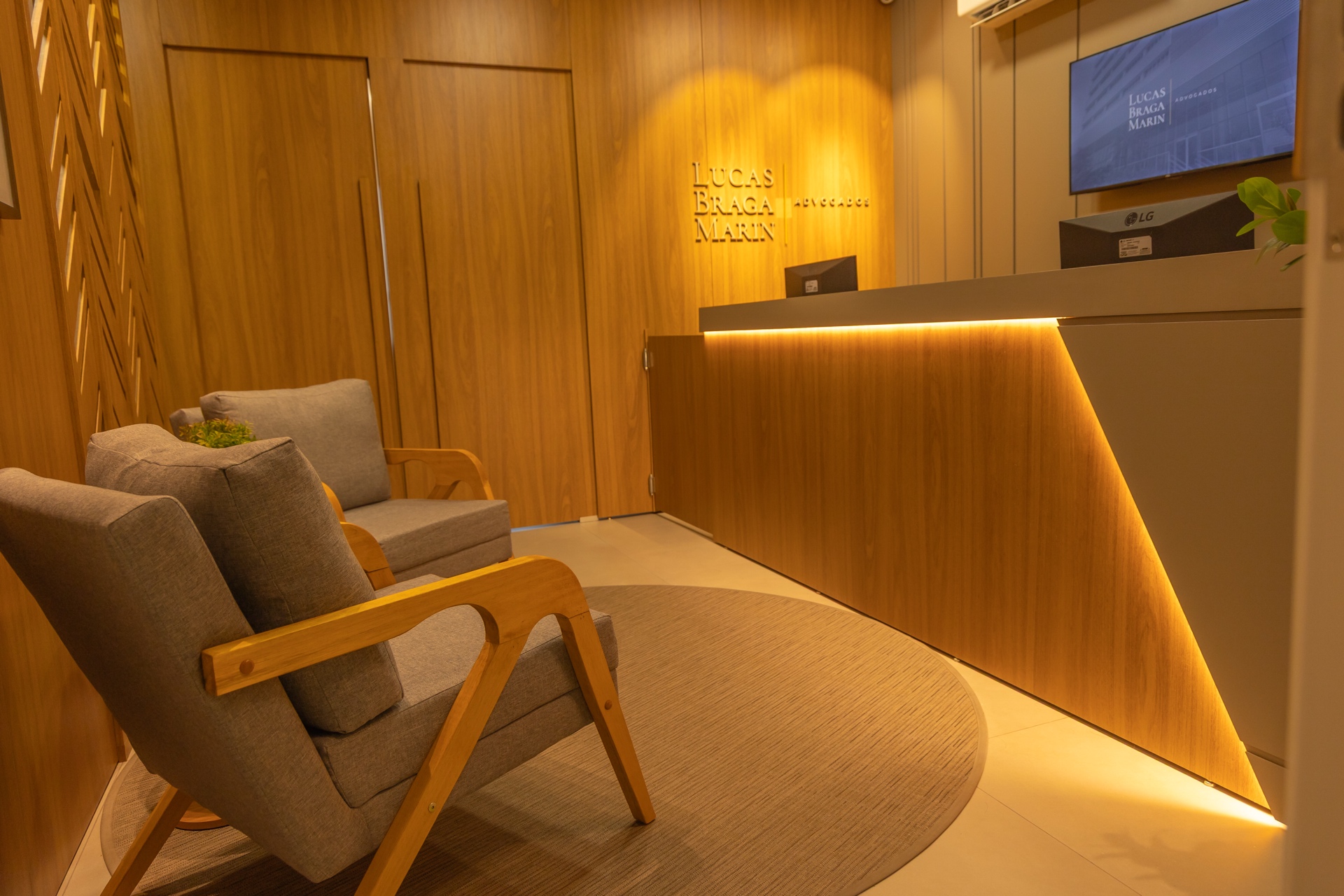 Escritório Lucas Braga Marin Advogados - Sala de reuniões
